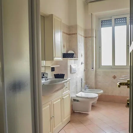 Appartamento Casa Carina Centro Con Garage Privato Sanremo