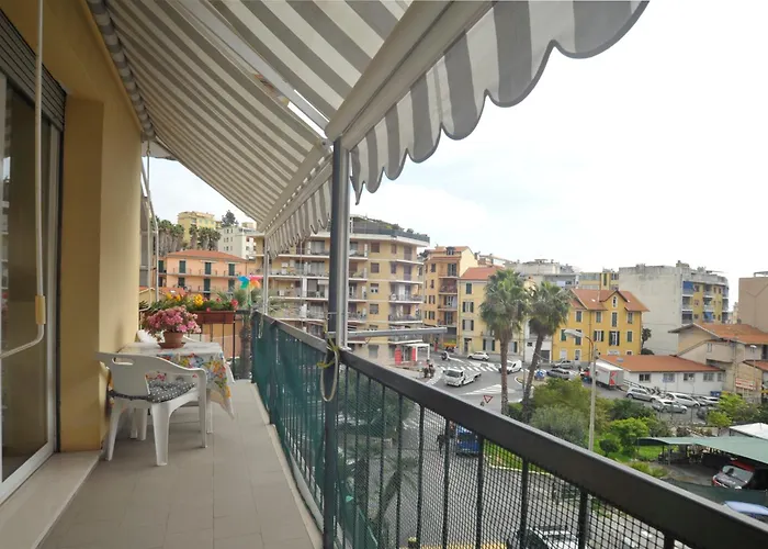 Casa Carina Centro Citta Con Garage Privato سانريمو