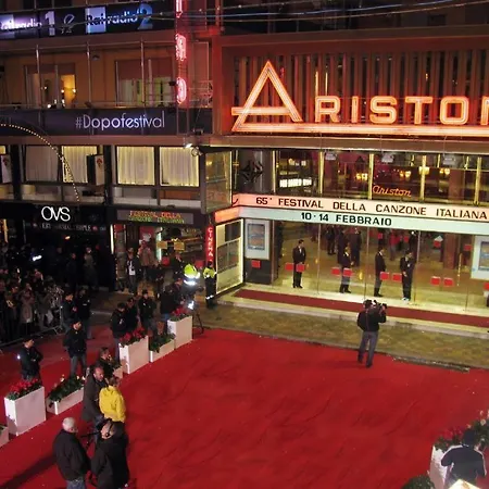 Casa Carina Centro Citta Con Garage Privato Apartman San Remo