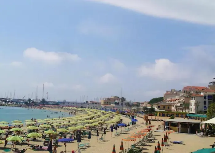 公寓 Casa Carina Centro Citta Con Garage Privato 圣雷默