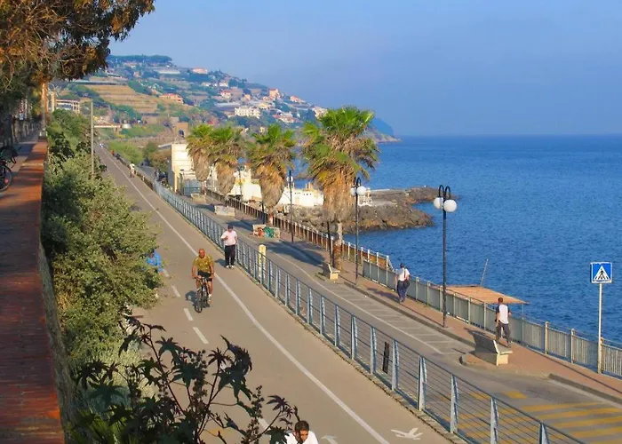 Casa Carina Centro Citta Con Garage Privato 圣雷默